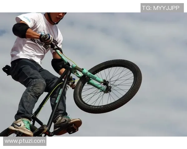 深圳与广州极限运动队赛后分析灵活性表现及战术调整探讨